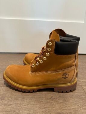 WHEAT TIMBERLAND 6” SZ 10